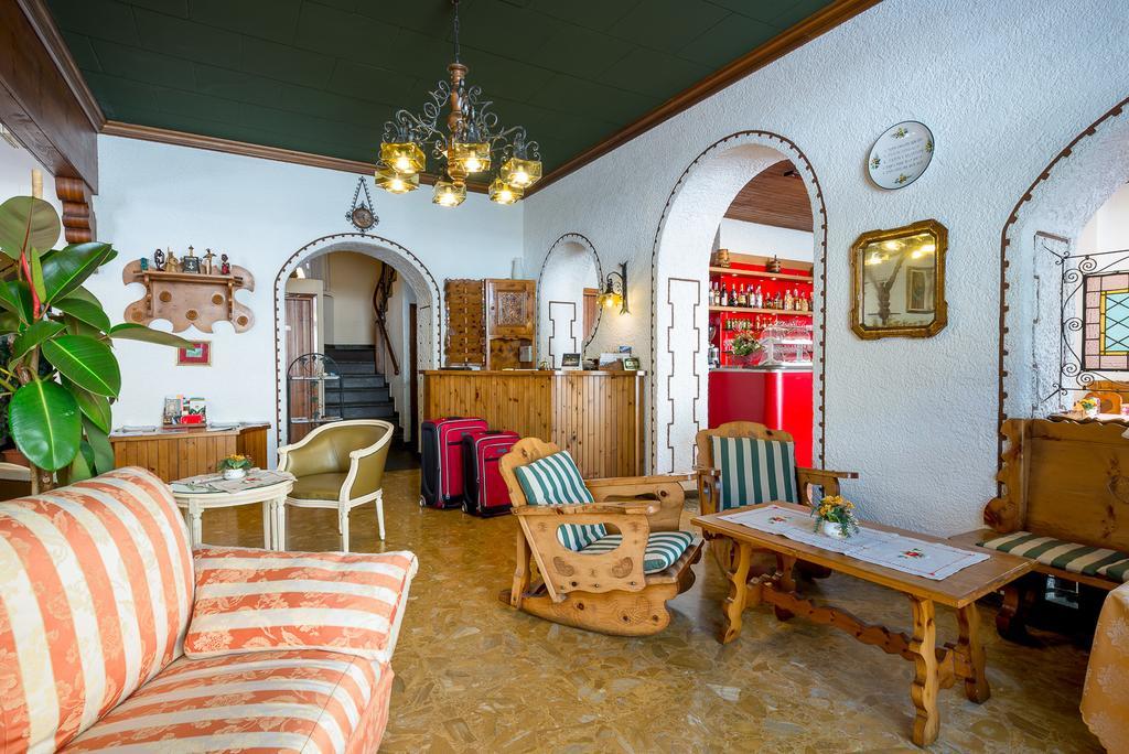Albergo Altavilla 티라노 외부 사진