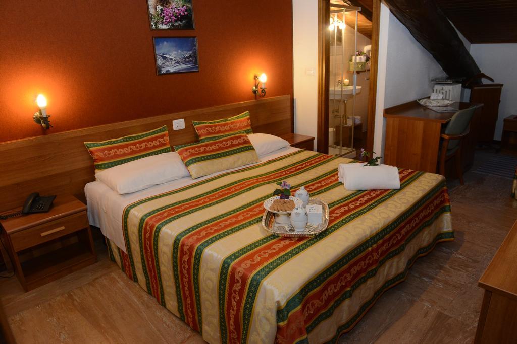 Albergo Altavilla 티라노 외부 사진