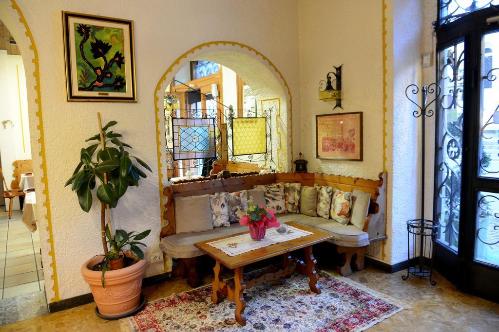 Albergo Altavilla 티라노 외부 사진